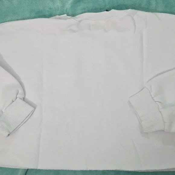 PRETTYLITTLETHING Classic/Basic White Sweater Cut-Top🧿 - Picture 4 of 11